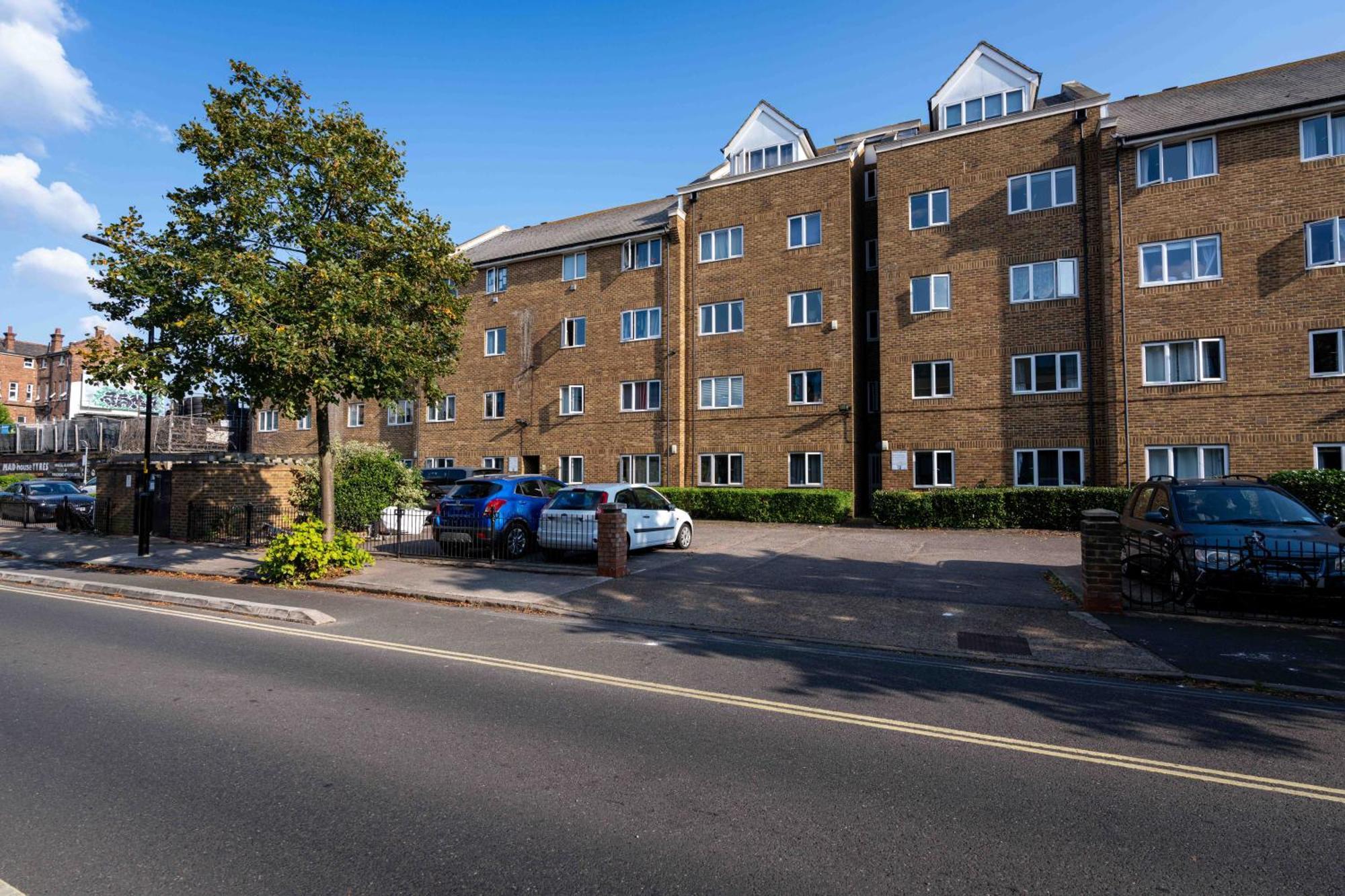 Bright And Spacious Flat With Free Parking Appartamento Londra